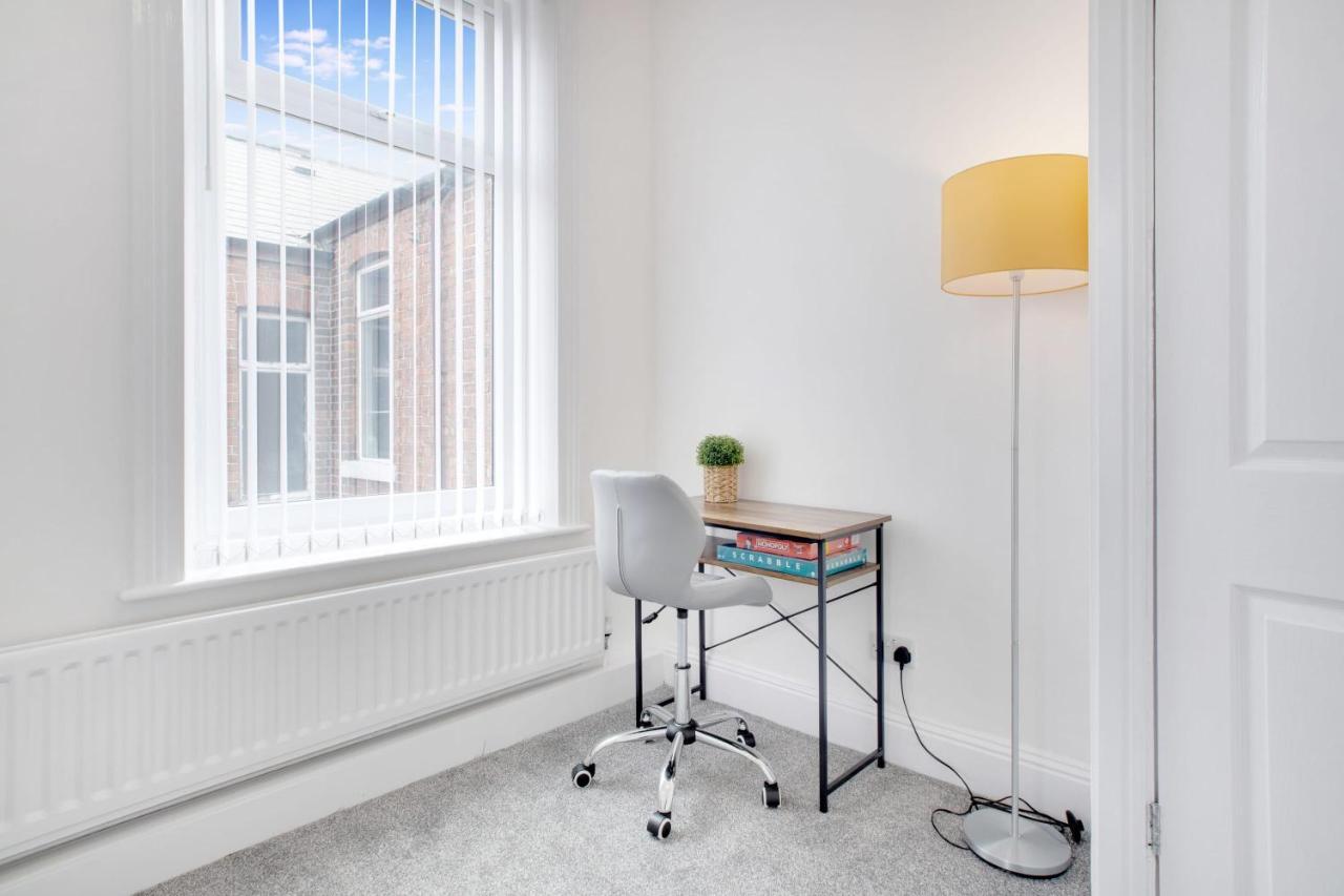 Stunning 4-Bedroom, 2 Bathrooms In Sunderland Sunderland  Luaran gambar