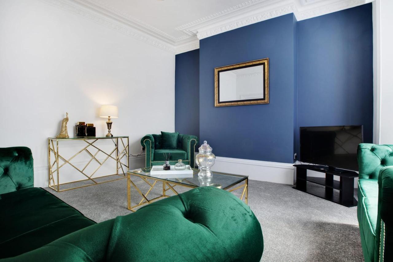 Stunning 4-Bedroom, 2 Bathrooms In Sunderland Sunderland  Luaran gambar
