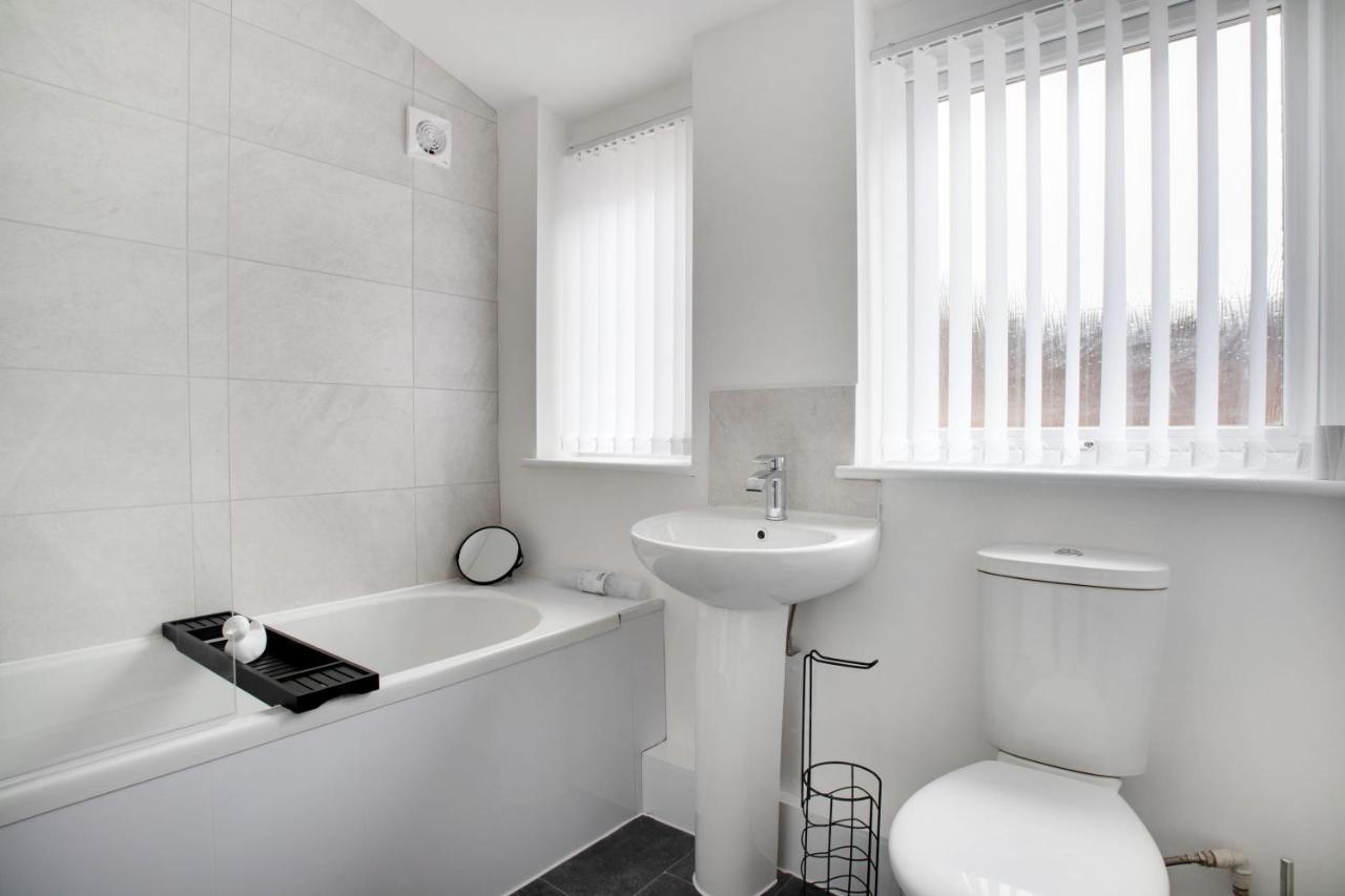 Stunning 4-Bedroom, 2 Bathrooms In Sunderland Sunderland  Luaran gambar