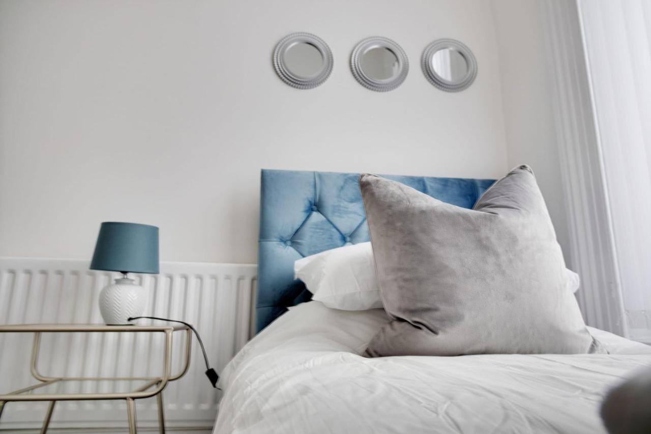Stunning 4-Bedroom, 2 Bathrooms In Sunderland Sunderland  Luaran gambar