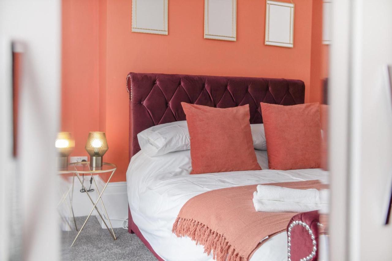 Stunning 4-Bedroom, 2 Bathrooms In Sunderland Sunderland  Luaran gambar