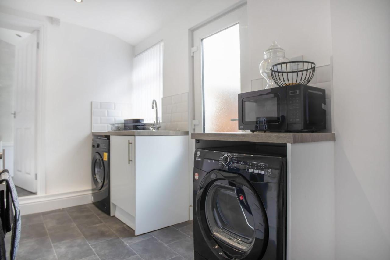 Stunning 4-Bedroom, 2 Bathrooms In Sunderland Sunderland  Luaran gambar