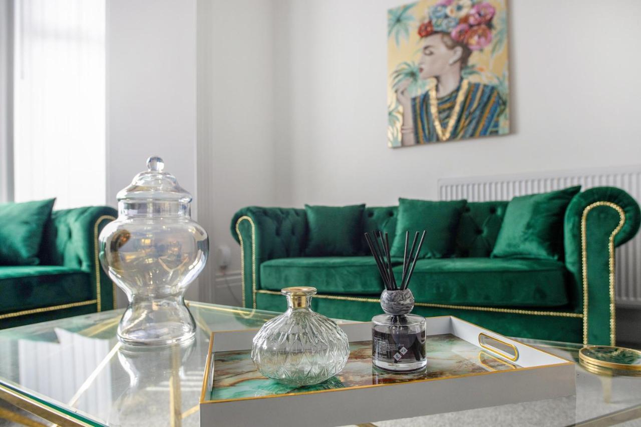 Stunning 4-Bedroom, 2 Bathrooms In Sunderland Sunderland  Luaran gambar